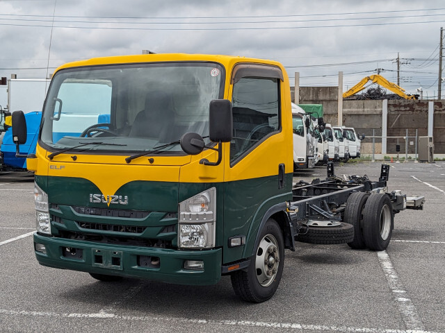 Isuzu ELF 2019