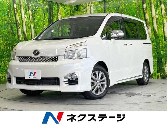 TOYOTA VOXY 2012