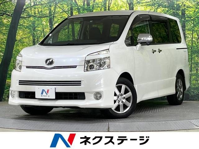 TOYOTA VOXY 2009