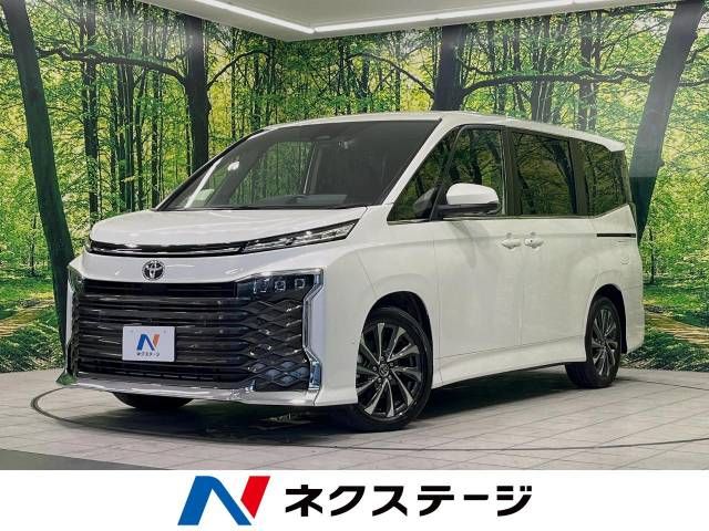 TOYOTA VOXY 2022