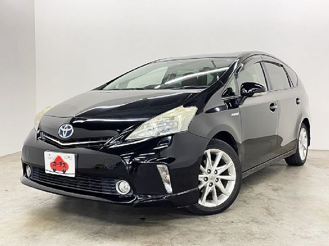 TOYOTA PRIUS ALPHA 2011