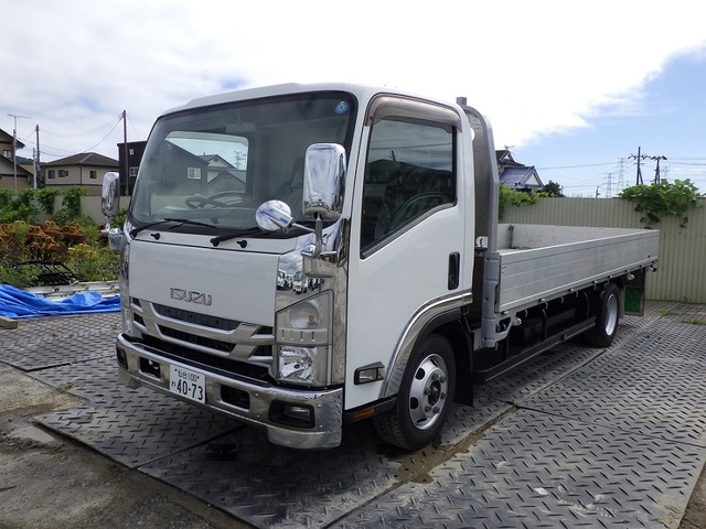 Isuzu ELF 2016