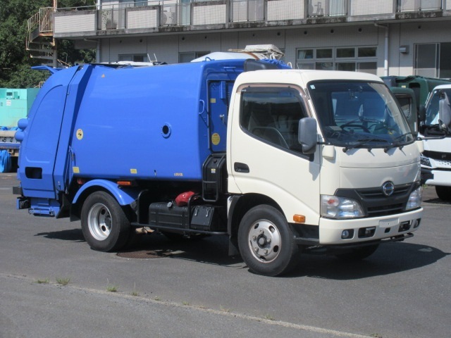 Hino DUTRO 2015