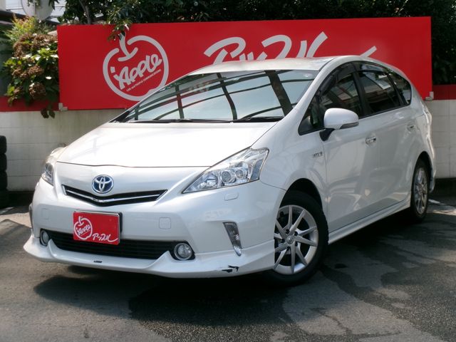 TOYOTA PRIUS ALPHA 2014