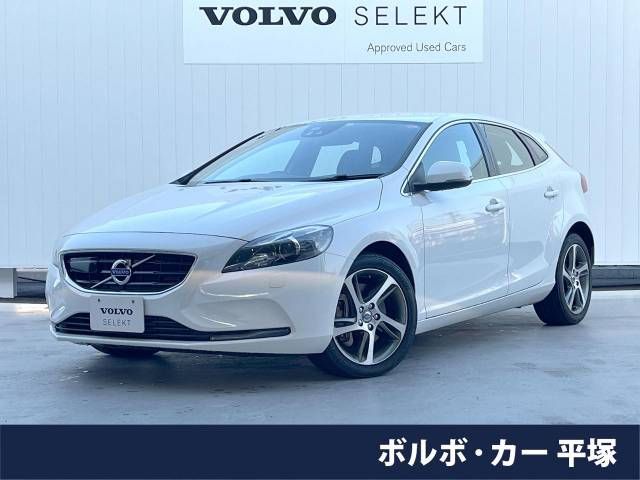 VOLVO V40 2016