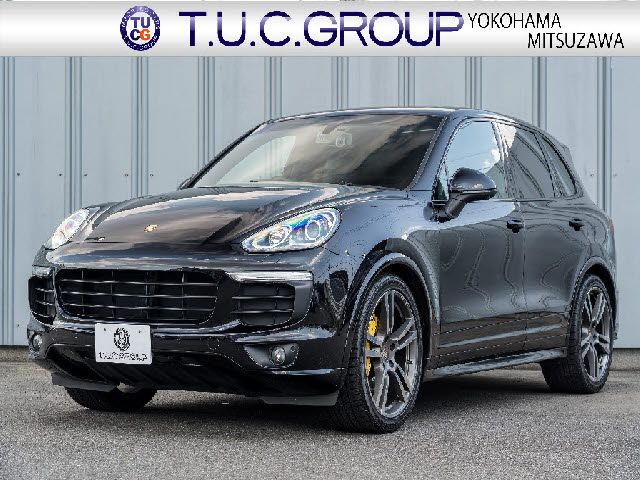 PORSCHE Cayenne 2016