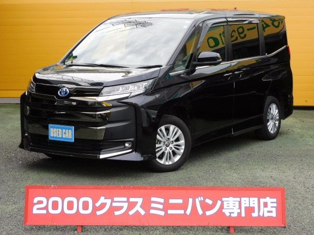 TOYOTA NOAH HYBRID 4WD 2023