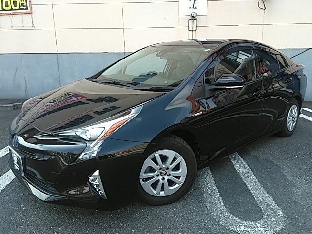 TOYOTA PRIUS 2017