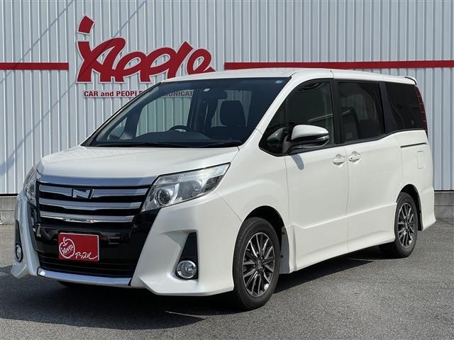 TOYOTA NOAH 2015