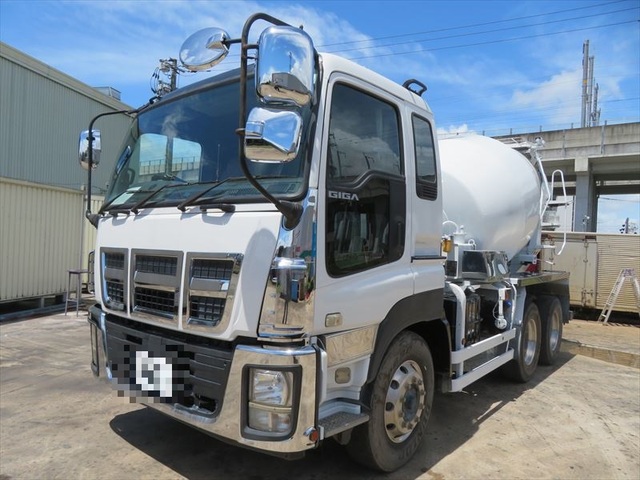 Isuzu GIGA 2012