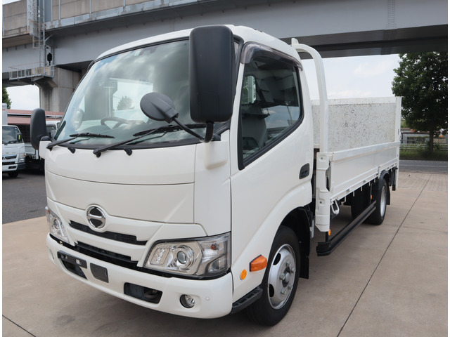 Hino DUTRO 2022