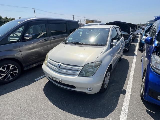 TOYOTA IST 2005