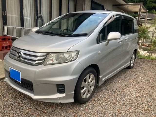 HONDA FREED Spike 2011