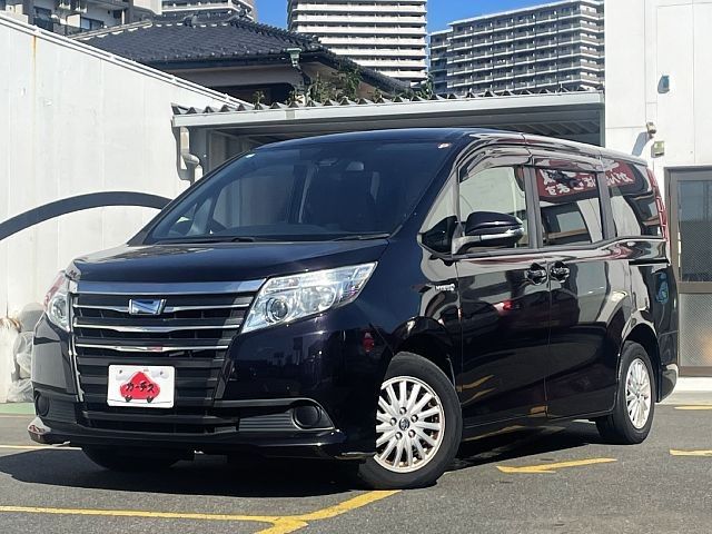 TOYOTA NOAH HYBRID 2016