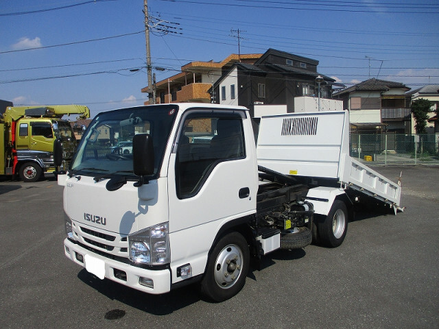 Isuzu ELF 2015