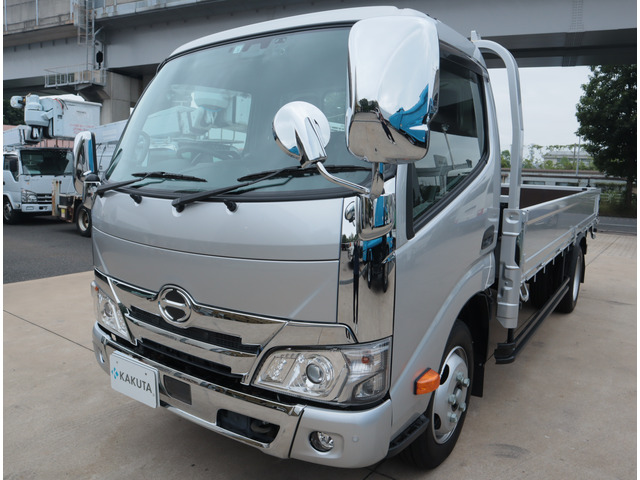 Hino DUTRO 2023