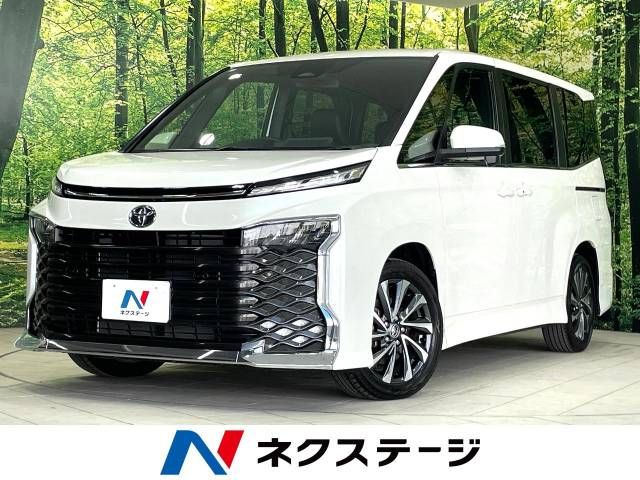 TOYOTA VOXY 2023