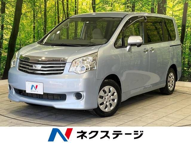 TOYOTA NOAH 2011