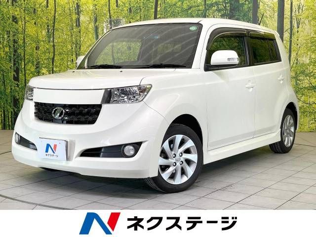 TOYOTA bB 2010