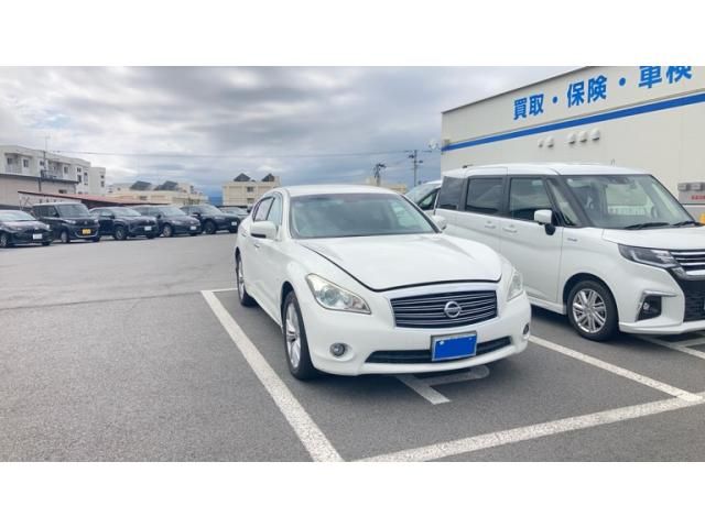 NISSAN FUGA 4WD 2011