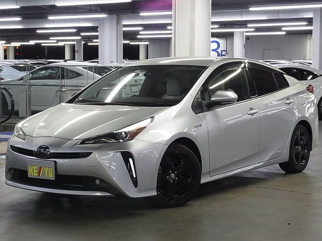 TOYOTA PRIUS 2019