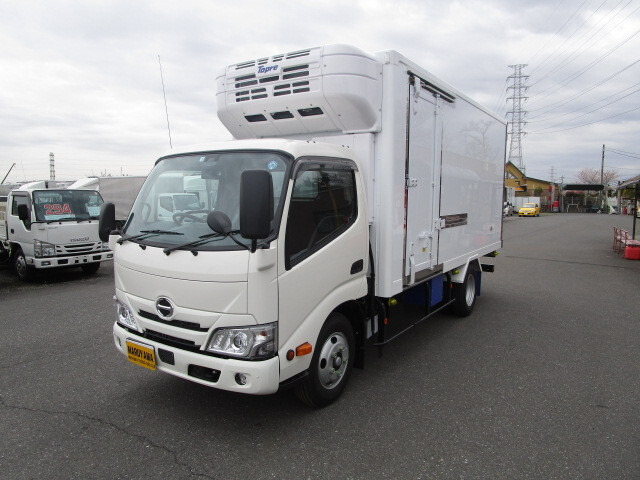 Hino DUTRO 2023