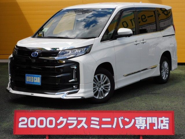 TOYOTA NOAH HYBRID 4WD 2023