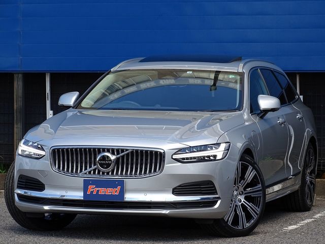 VOLVO V90 2022