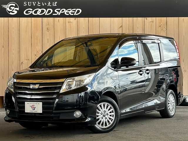 TOYOTA NOAH HYBRID 2015