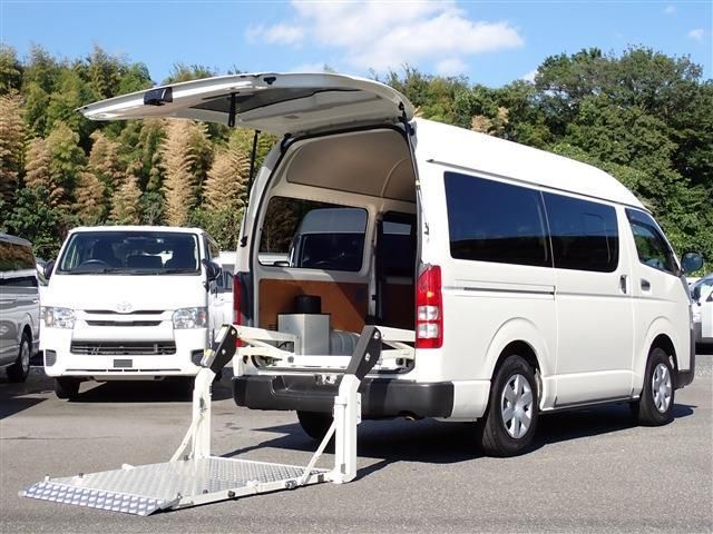 TOYOTA HIACE van 4WD 2019