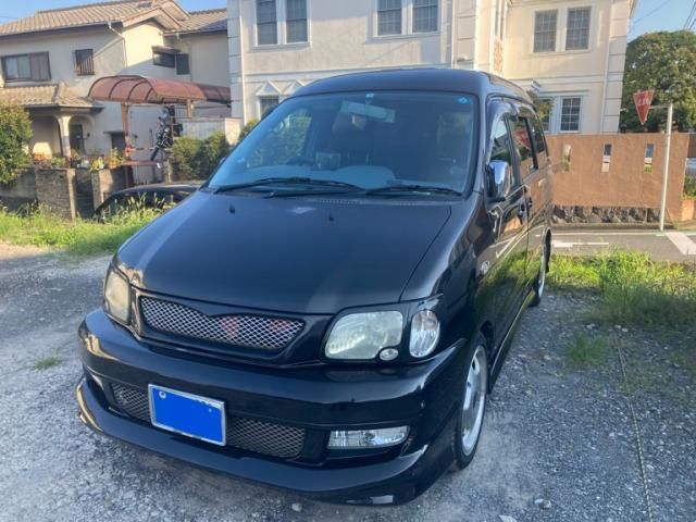 TOYOTA LITEACE NOAH 2000