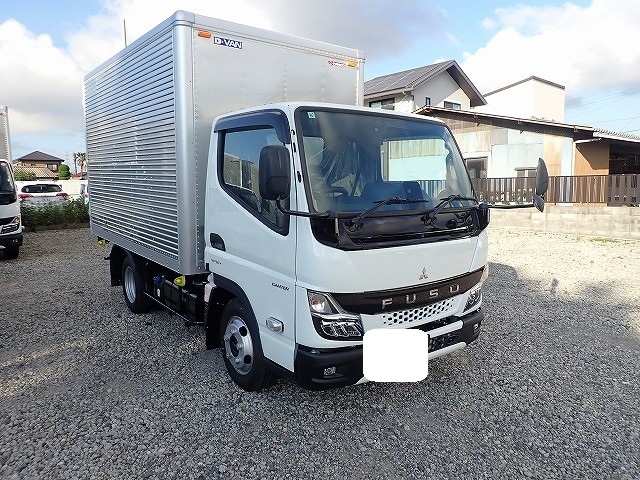 Mitsubishi CANTER 2024