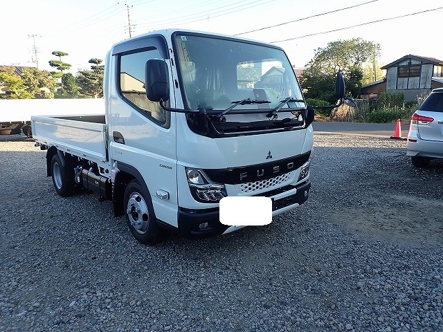 Mitsubishi CANTER 2024