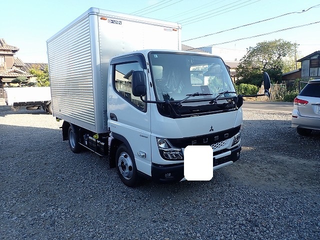 Mitsubishi CANTER 2024