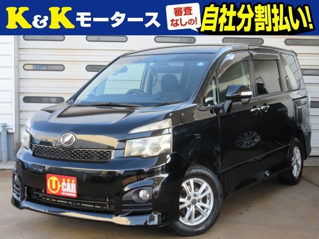 TOYOTA VOXY 4WD 2011