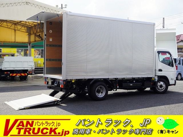 MITSUBISHI CANTER 2023