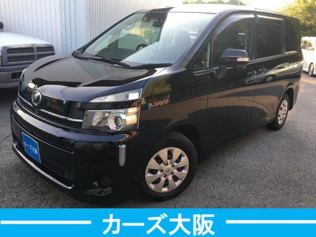 TOYOTA VOXY 2012