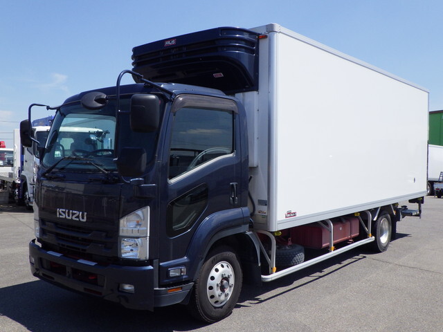 MITSUBISHI CANTER 2023