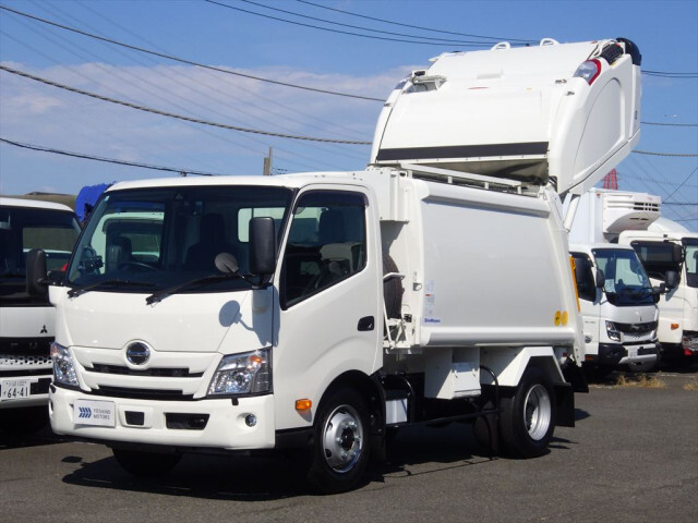 Hino DUTRO 2023