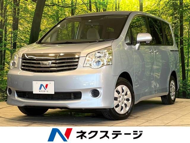 TOYOTA NOAH 2011