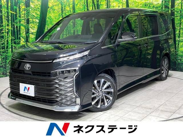 TOYOTA VOXY 2022