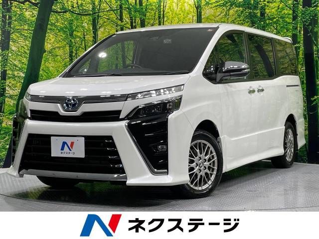 TOYOTA VOXY HYBRID 2020