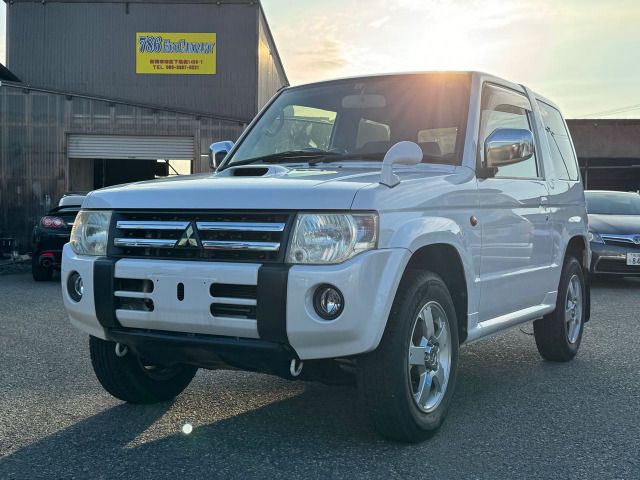 MITSUBISHI PAJERO MINI 4WD 2011