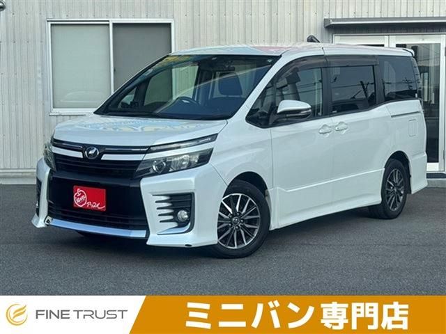 TOYOTA VOXY 2014