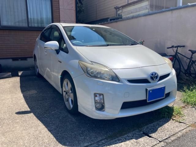 TOYOTA PRIUS 2011