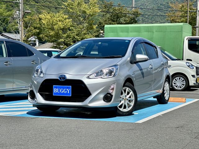 TOYOTA AQUA 2015