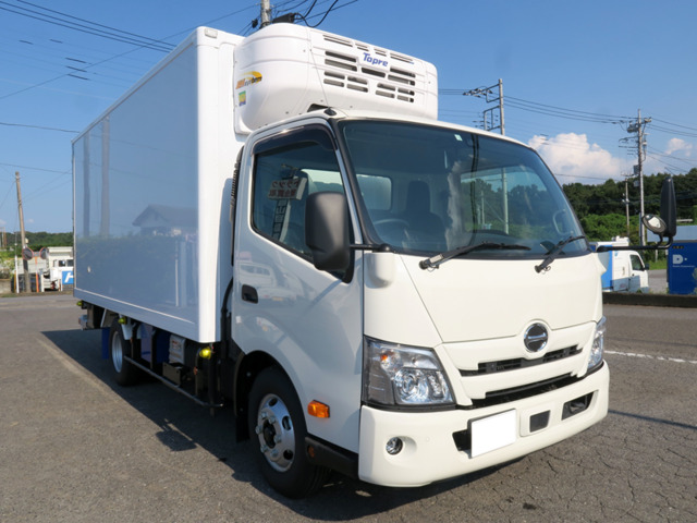 Hino DUTRO 2023