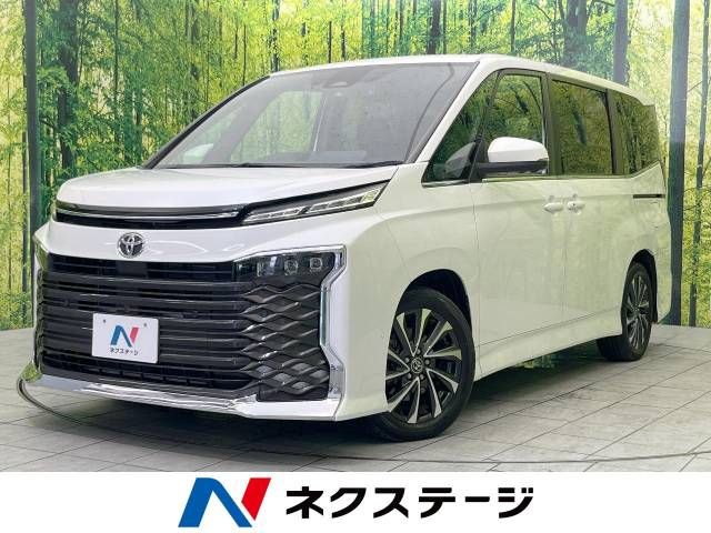 TOYOTA VOXY 2022