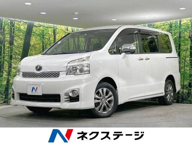 TOYOTA VOXY 4WD 2011