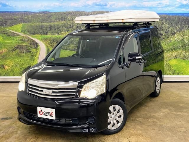 TOYOTA NOAH 2013